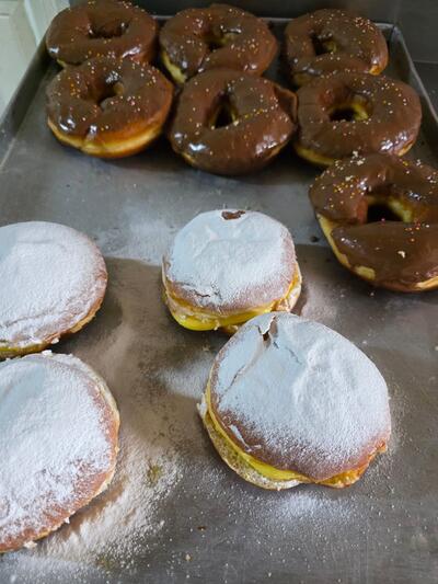 Donas de chocolate y berlinas